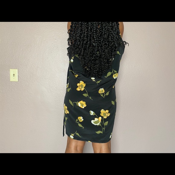 Vintage floral tie dress for layering! - Picture 2 of 4